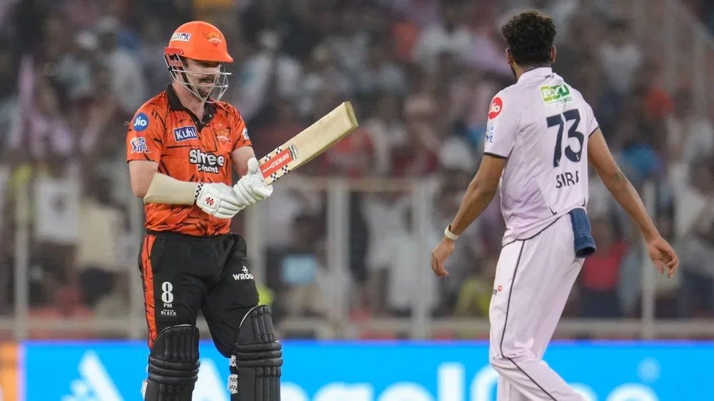 Travis Head, Mohammed Siraj
